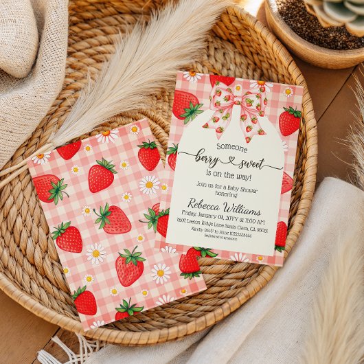 Rustic Gingham Strawberry Berry Sweet Baby Shower 招待状