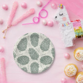 Rustic Green Christmas Pinecones ペーパープレート (パーティー)