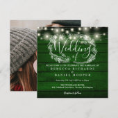 Rustic Green Wood String Lights 写真 ウェディング 招待状 (正面/裏面)
