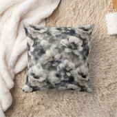 Rustic Grey and Beige Floral クッション (ブランケット)