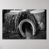 Rustic Horseshoes on Wooden Logs Black and White ポスター (正面)