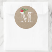 Rustic Kraft Christmas Holly Monogram Initial ラウンドシール (バッグ)