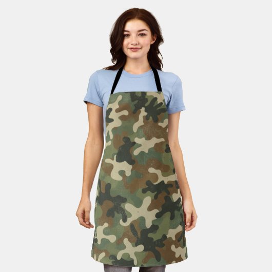 Rustic Military Camo Pattern エプロン (着用した状態)