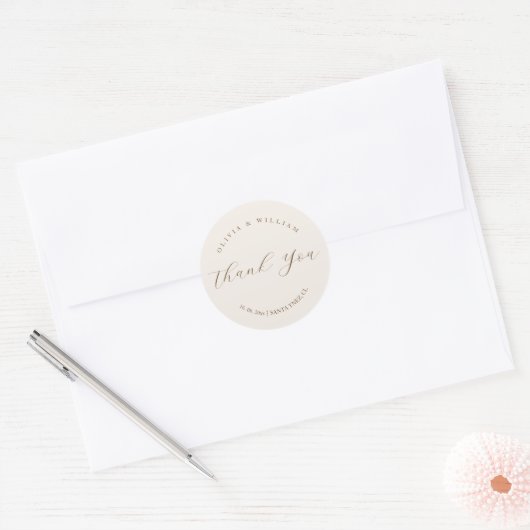 Rustic Modern Script Personalized Wedding Favor ラウンドシール (封筒)
