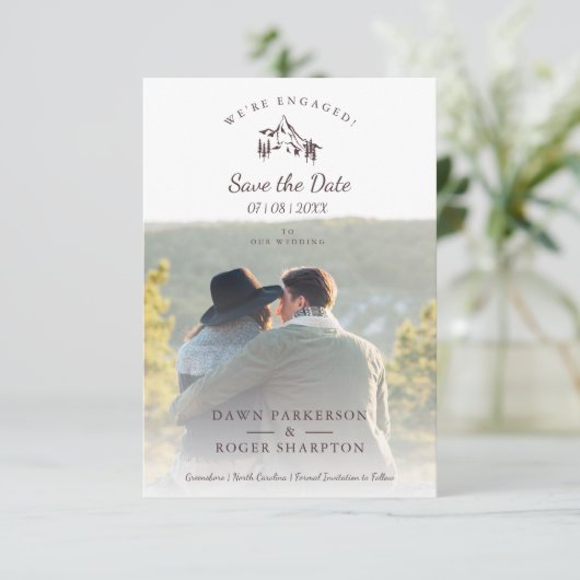 Rustic Mountains Photo Engaged Couple (スタンド正面)