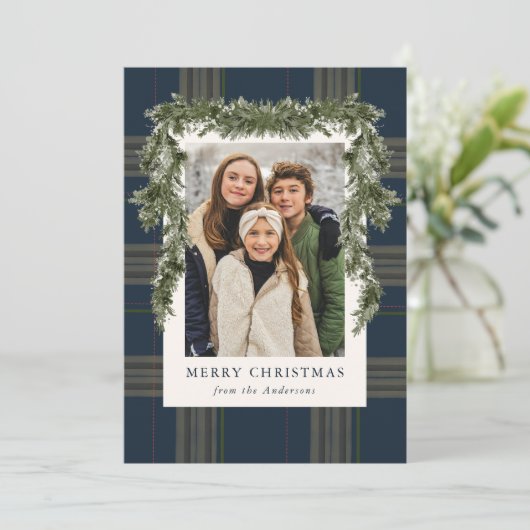 Rustic Navy Plaid Greenery Christmas 4 Photo シーズンカード (スタンド正面)