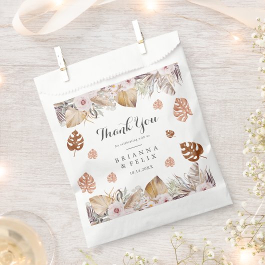 Rustic Neutral Boho Wedding フェイバーバッグ (クリップ留めされた状態)