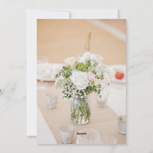 Rustic Neutral White Rose Burlap Mason Jar Wedding 招待状 (裏面)