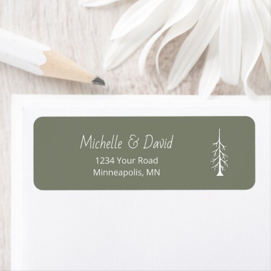 Rustic Pine Tree Sage Green Wedding Return Address ラベル (インサイチュ)