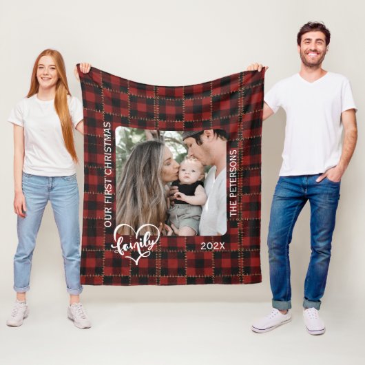 Rustic Red Buffalo Plaid First Christmas Family フリースブランケット (インサイチュ)