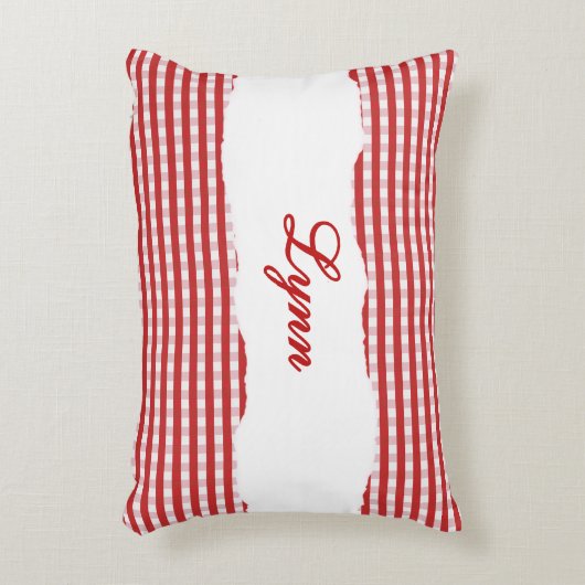 Rustic Red Gingham Personalized Name アクセントクッション (正面(垂直))