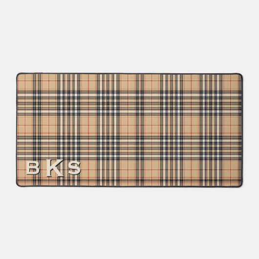 Rustic Tan White & Black Tartan Plaid Monogram デスクマット (正面)