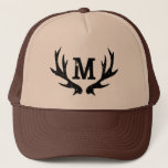 Rustic vintage hunting deer antlers trucker hat キャップ<br><div class="desc">Rustic vintage hunting deer antlers trucker hat. Tan brown design with personalized monogram. Masculine birthday gift idea for manly men. Create your own for dad,  father,  uncle,  husband,  grandpa,  brother,  son,  boy etc. Hunter theme graphics. Faded look.</div>