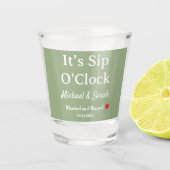 Rustic Wedding Sage Green It’s Sip O’Clock Custom ショットグラス (正面)