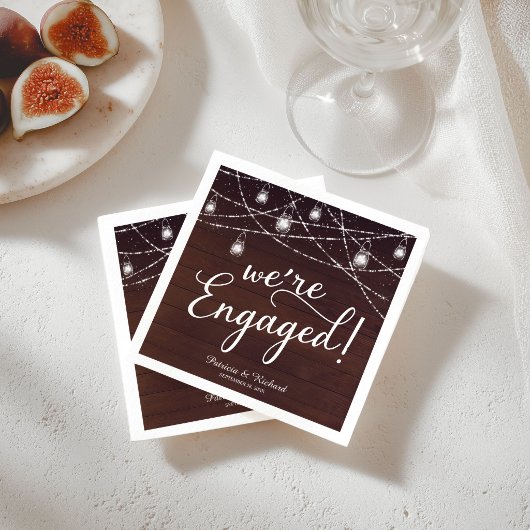 Rustic We're Engaged エンゲージメントパーティーのディナーナプキン