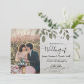 Rustic wood botanical monogrammed photo Wedding 招待状 (スタンド正面)