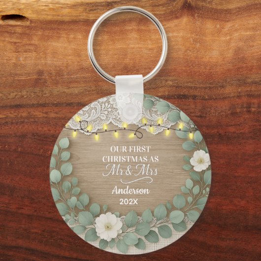 Rustic Wood & Eucalyptus Mr & Mrs Christmas キーホルダー (正面)