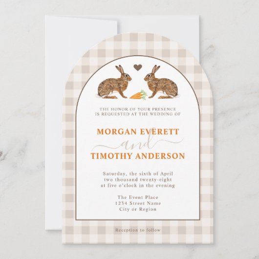 Rustic Woodland Hares On Beige Gingham Wedding 招待状 (正面)