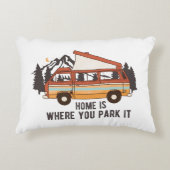 RVキャンピングトレーラー「ホームはYou Park It」 アクセントクッション (正面)