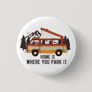 RVキャンピングトレーラー「ホームはYou Park It」 缶バッジ