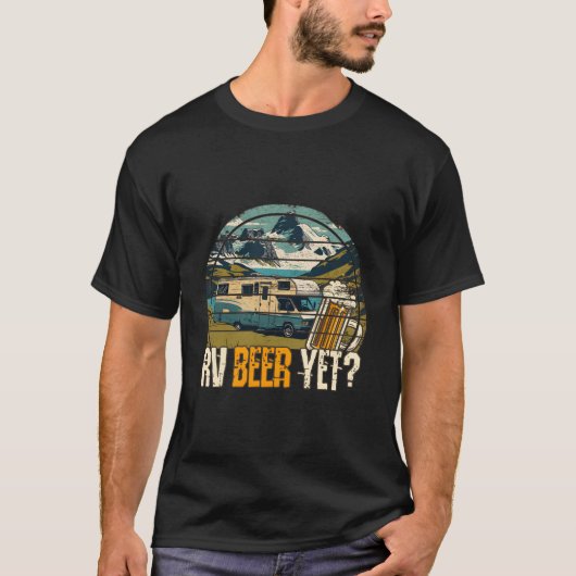 Rv ビール持ち キャモジー キャンピングカー ロードトリップ 旅行 キャンパー tシャツ (正面)
