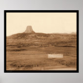 Ryan's Ranch & Distant View Devil's Tower WY 1890 ポスター (正面)