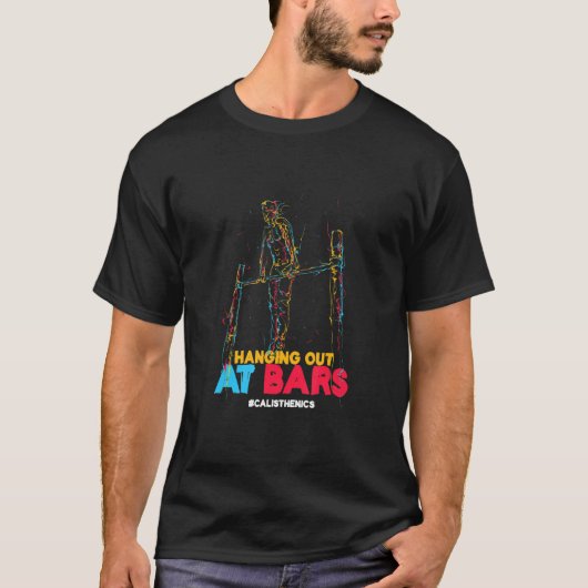sぶら下がった atバー体操アスリートBo Tシャツ (正面)