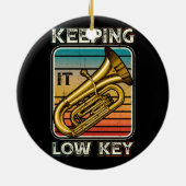 s保It低鍵楽器チューバプレーヤーバスクル セラミックオーナメント (裏面)