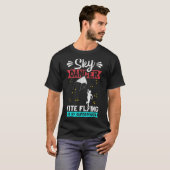 S2 Kite Flying Fly Kites (123) Tシャツ (正面フル)