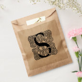 「S」のレトロなケルト結びのイニシャルマーク フェイバーバッグ (封をした状態)