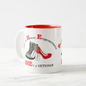 S H Eは退役軍人です ツートーンマグカップ (正面左)