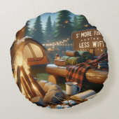 S’more Fun Camping Pillow – Rustic Cabincore Decor ラウンドクッション (裏面)