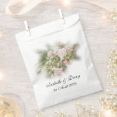 Sachets décoratifs en papier à motif de rose. フェイバーバッグ (クリップ留めされた状態)