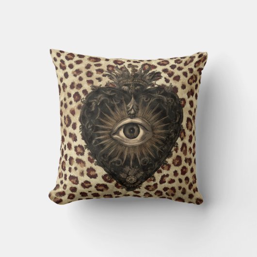 Sacred Heart on Leopard Background クッション (正面)