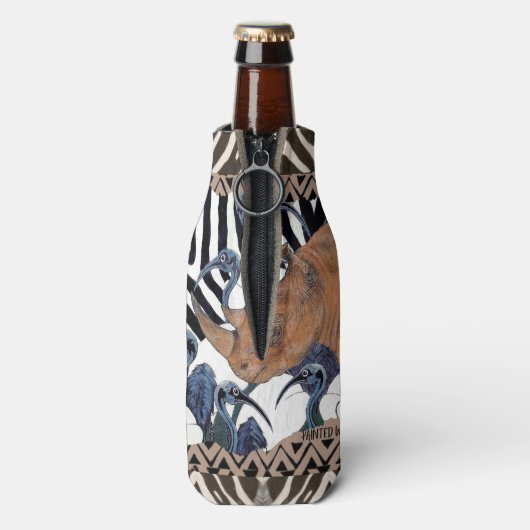 Sacred Rhino ボトルクーラー (ボトル裏面)