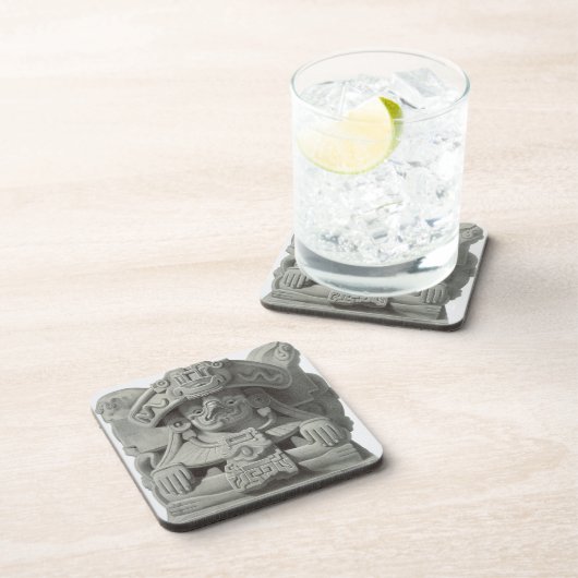 sacrificiのハートを切り取るために使用されるナイフ コースター (右側)