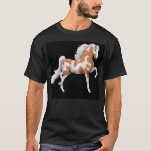 Saddlebredのペンキの馬の暗闇のTシャツ Tシャツ