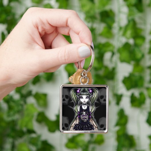 "Sadie"のゴシック様式スカルのはえの妖精Keychain キーホルダー (手)