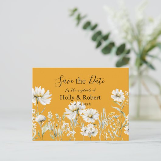 Saffron Yellow, Daisy Floral Wedding Save the Date ポストカード (スタンド正面)