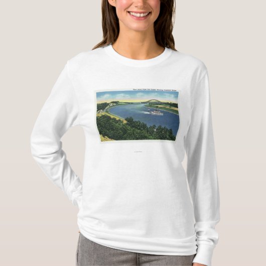 Sagamore橋のケープコッド運河の眺め Tシャツ (正面)