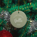 Sageモダンベビーの初めてのクリスマス写真 セラミックオーナメント<br><div class="desc">My First Christmtas:ベビーの画期的なオーナメントと写真、タイポグラフィとセージモダングリーンの背景。</div>
