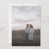 Sage Greenお洒落ベビー性別で写真を公開 招待状 (裏面)