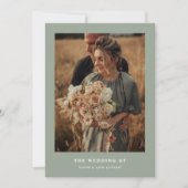 Sage Greenエレガント文字と写真QRコード結婚s 招待状 (正面)