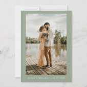 Sage Greenミニマルエレガントリスト結婚の写真 招待状 (正面)
