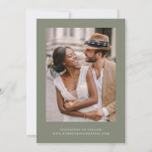 Sage Greenモダン Writhlの結婚写真 セーブザデート (裏面)