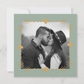 Sage Green写真モダン金ゴールドハート結婚ズ 招待状 (正面)