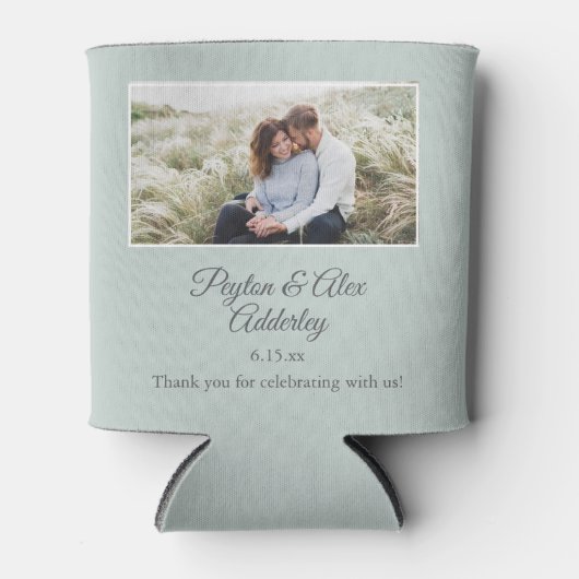 Sage Green結婚式の引き出物フォトカップルの写真,名前 缶クーラー (正面)