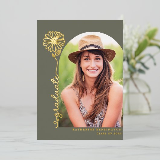 Sage Green金ゴールド手書き写真卒業 箔招待状 (立ち正面)