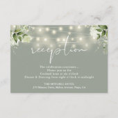  sage green のストリングライトと花のウェディングレセプション エンクロージャーカード (正面)