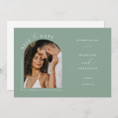 Sage Green Boho Arch写真QRコード日付の保存 招待状 (正面/裏面)